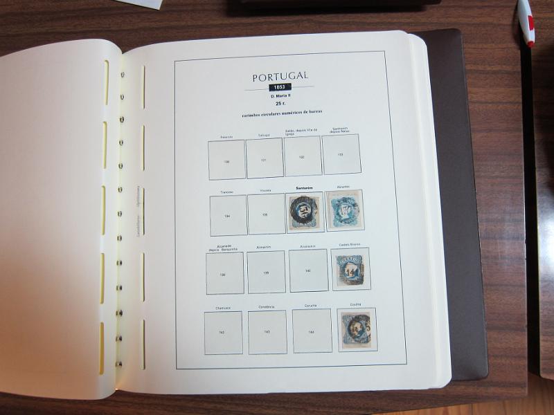 0015 (10).jpg -     Lote:    15      Marcofilia      Lotes Especiais       Descrição:      Portugal.   Colecção especializada de marcas numéricas das 1.ª e 2.ª reformas em selos de 25 reis, desde D. Maria II até D. Luís I, de frente. Lote a ver.        Lote       Valor Base:     &euro; 1.500,00     Valor Venda:     &euro; 3.000,00     